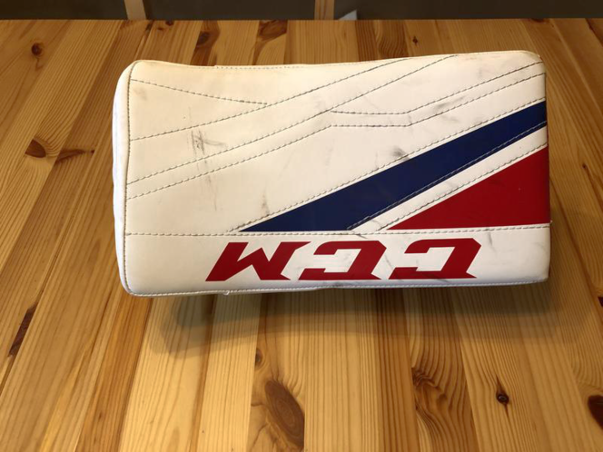 CCM Extreme Flex III E3.5 Blocker Regular Junior, Carey Price colors