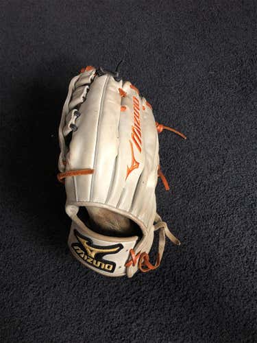 Classic Pro Soft Baseball Glove