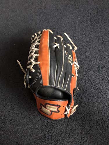 Black Line Baseball Glove