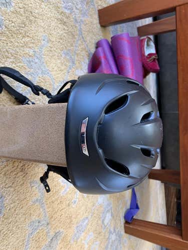 Men's Medium Giro Helmet