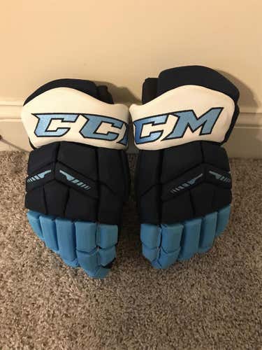 New CCM Gloves Senior Pro Stock
