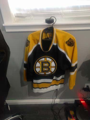 Medium Bauer Jersey Bruins