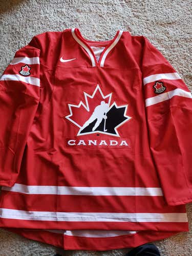 Team Canada Nike Jersey Size 60