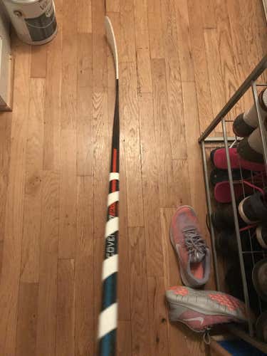 Warrior Covert QR Edge Hockey Stick Righty Mid Senior