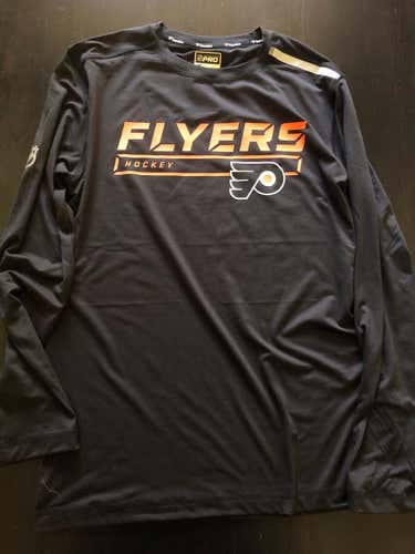 Philadelphia Flyers Long Sleeve Fanatics Pro Clutch T-Shirt Medium
