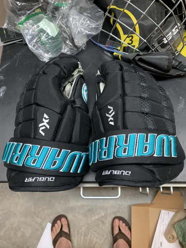 Warrior AX1 pro Gloves Senior Pro Stock