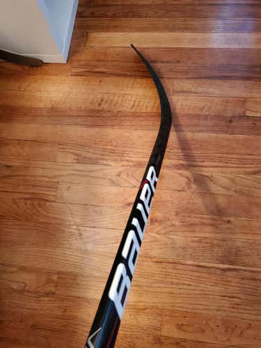 P88 87 flex Bauer Vapor APX Hockey Stick Righty Mid Senior