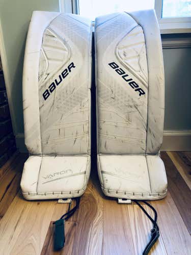 32" Bauer Vapor X900 Goalie Leg Pads Intermediate