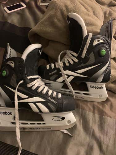 New Reebok 11k Hockey Skates Senior Size 8