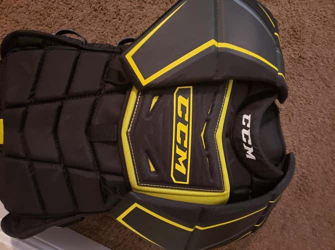 Medium CCM Premier R1.9 Goalie Chest and Arm Protector Goalie Chest Protector Senior