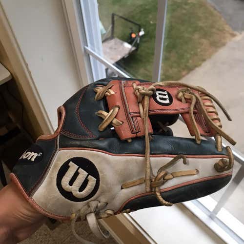A2000 Baseball Glove