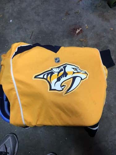 Nashville Preds Youth L/XL Reebok Jersey