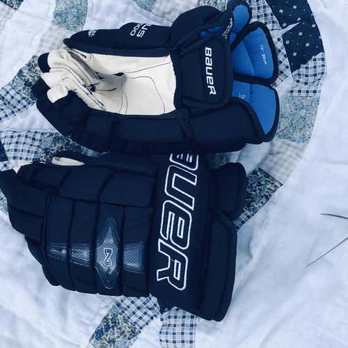 Nexus 9000 Gloves Senior