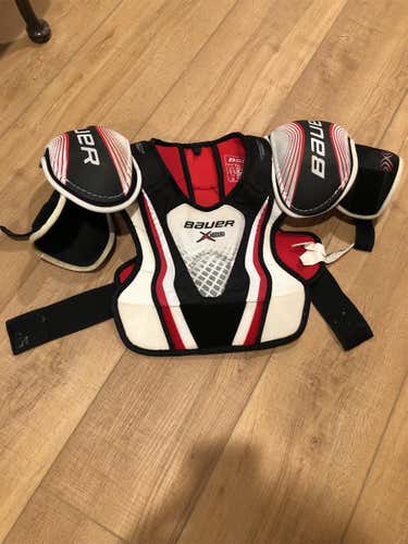 Medium Bauer Shoulder Pads Senior