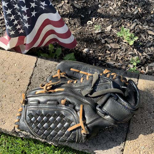 Mizuno Baseball Glove