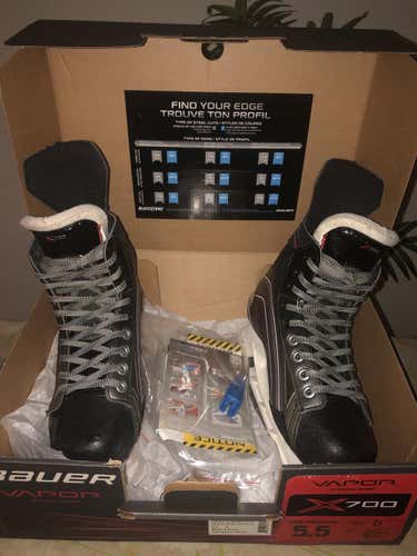2015 Bauer Vapor X700 ice Hockey Skates 5.5D