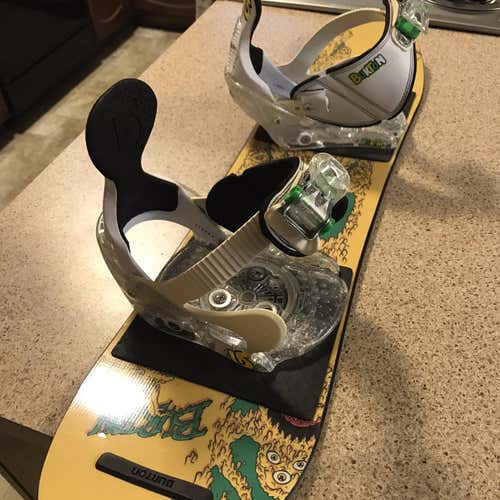 < 106 CM Burton Snowboard