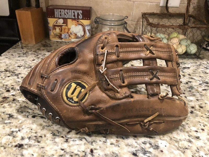 RARE WILSON THE A2000 MADE IN THE USA 12.5 RHT BASEBALL SOFTBALL GLOVE GREAT CON