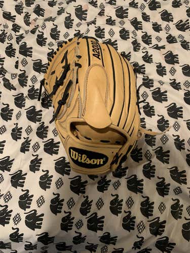 New A2000 B2 Baseball Glove