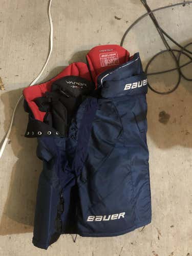 Small Bauer Vapor APX2 Hockey Pants Senior