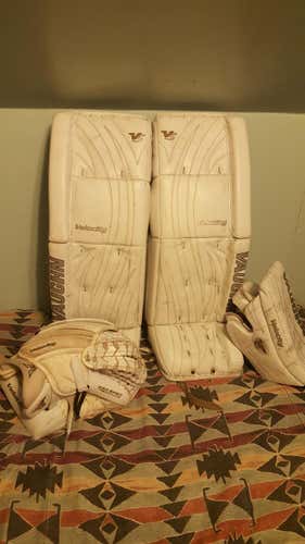 34" Vaughn Velocity V5 Goalie Full Set Regular Senior Pro Stock. 34"+1.5