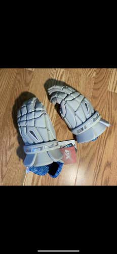 BNWT True Frequency Lacrosse Gloves