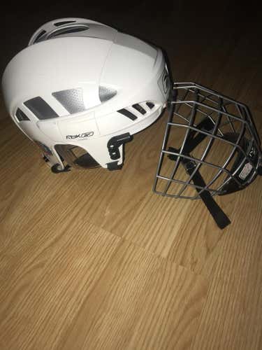 Medium Reebok 8K Helmet
