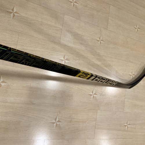 Supreme 2S Pro Hockey Stick Righty Mid Senior