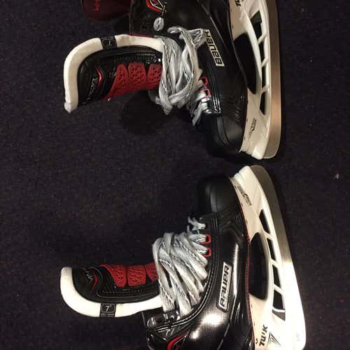 New Vapor 1X 2.0 Hockey Skates Senior  Size 7