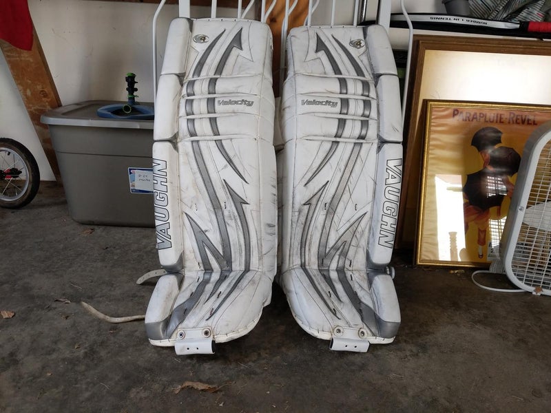 35" Vaughn Velocity V4 Goalie Leg Pads Senior Pro Stock