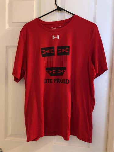 Men's Large Under Armour Shirt Adult