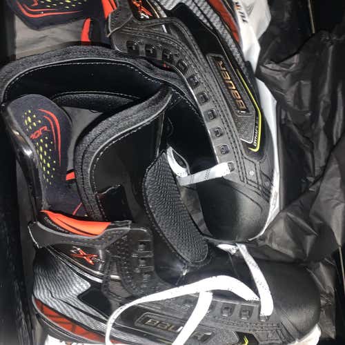 New Vapor 2X Pro Hockey Skates Senior Pro Stock Size 7.5