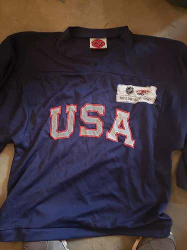 New USA Youth Large Jersey