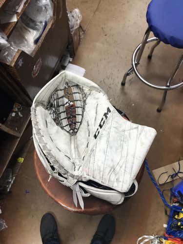 CCM Extreme Flex III Full Right Senior Pro Catcher