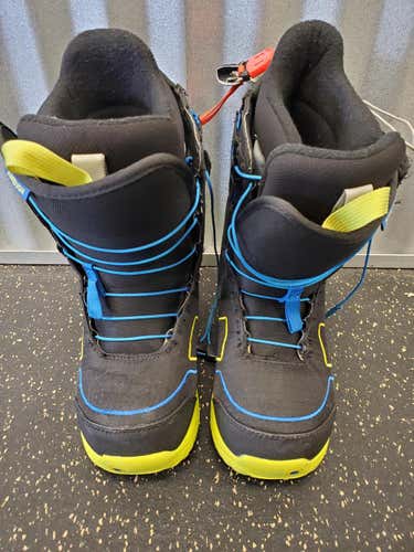 Unisex 5.0 (Women's 6.0) Burton Ambush Smalls Snowboard Boots All Mountain