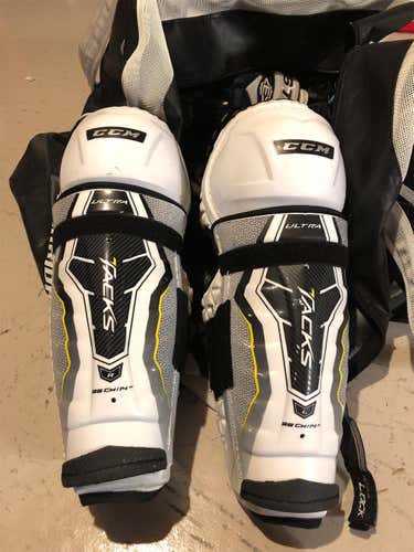 14” Ultra Tacks Shin Pads Senior. Like New