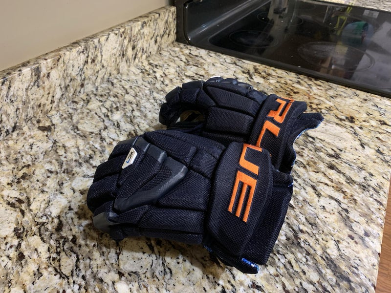 True XC7 Gloves Senior 13" Only used a few times