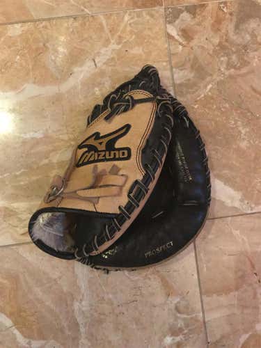 New Mizuno Catcher's Glove