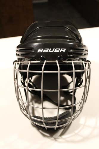 Large Bauer 2100 Helmet