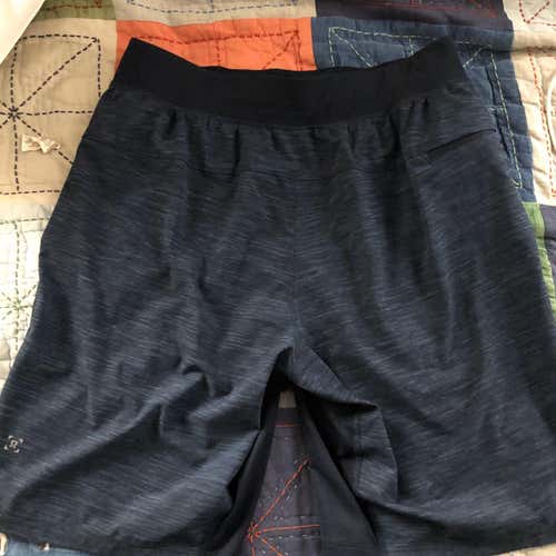 Men's Medium Lululemon Shorts Adult