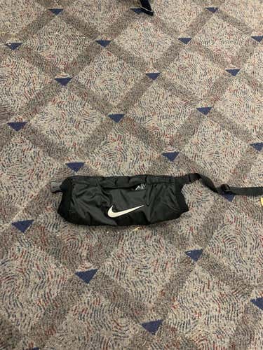 Nike Handwarmer