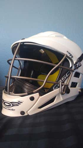 White Cascade CS-R Helmet