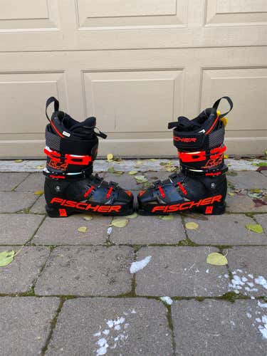 New The curve Ski Boots