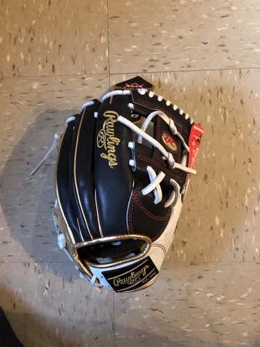 New Heart of the Hide Baseball Glove