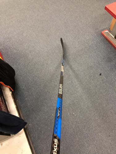 Team Nexus Hockey Stick Righty Toe Senior Pro Stock