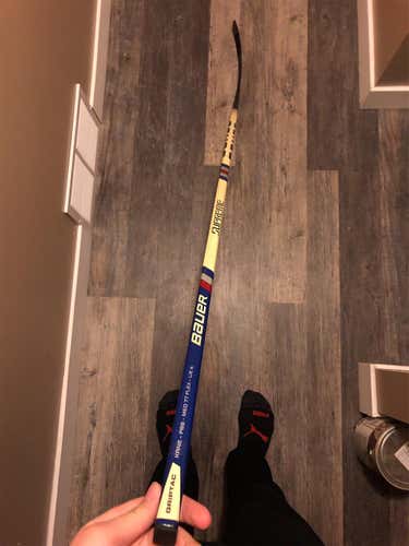 TotalOne NXG Hockey Stick Righty Mid Senior