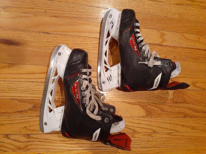 CCM RBZ 90 Hockey Skate