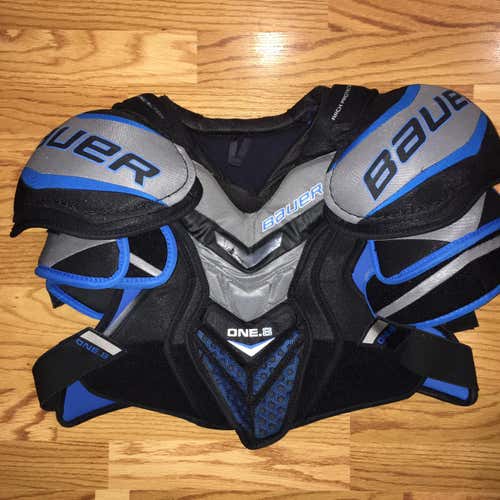 Large Supreme One.8 Shoulder Pads Senior