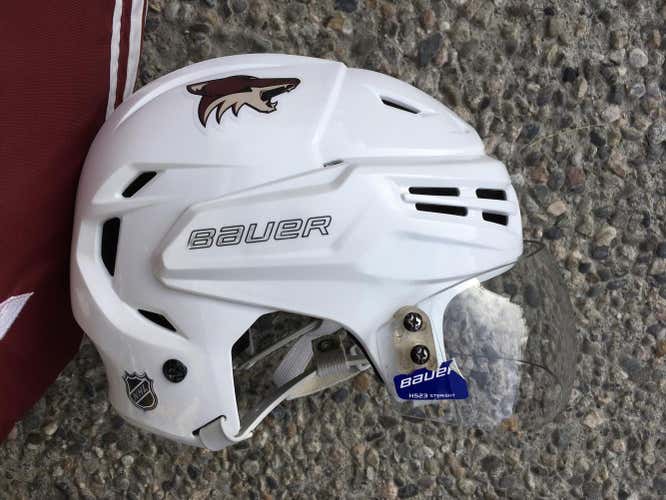 Medium Bauer Re-Akt Helmet Pro Stock