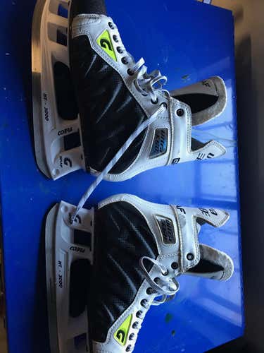 Graf Ultra F60 Hockey Skates Senior Size 9